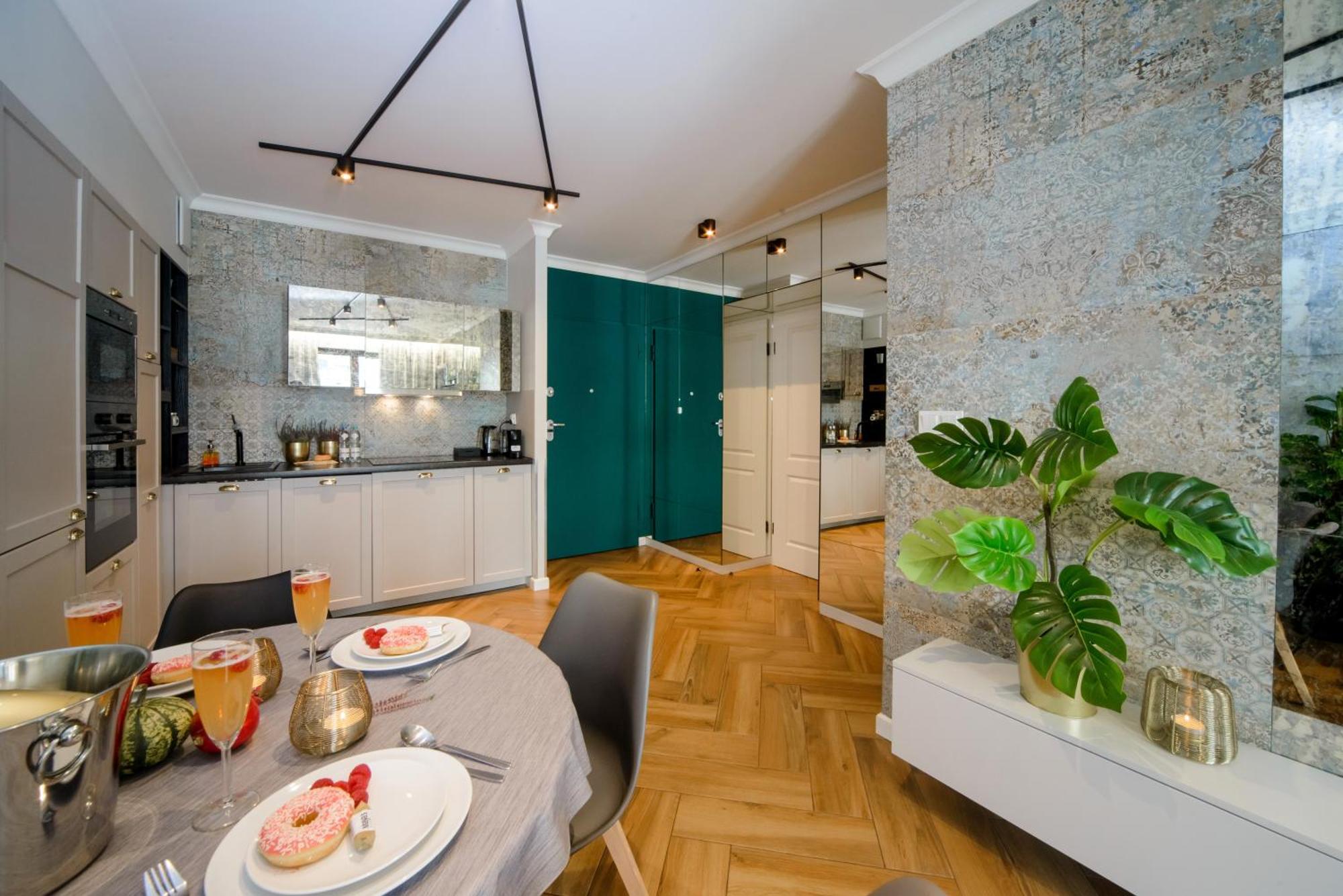 Maya'S Flats & Resorts 34 - Chmielna 73 Gdansk Bagian luar foto