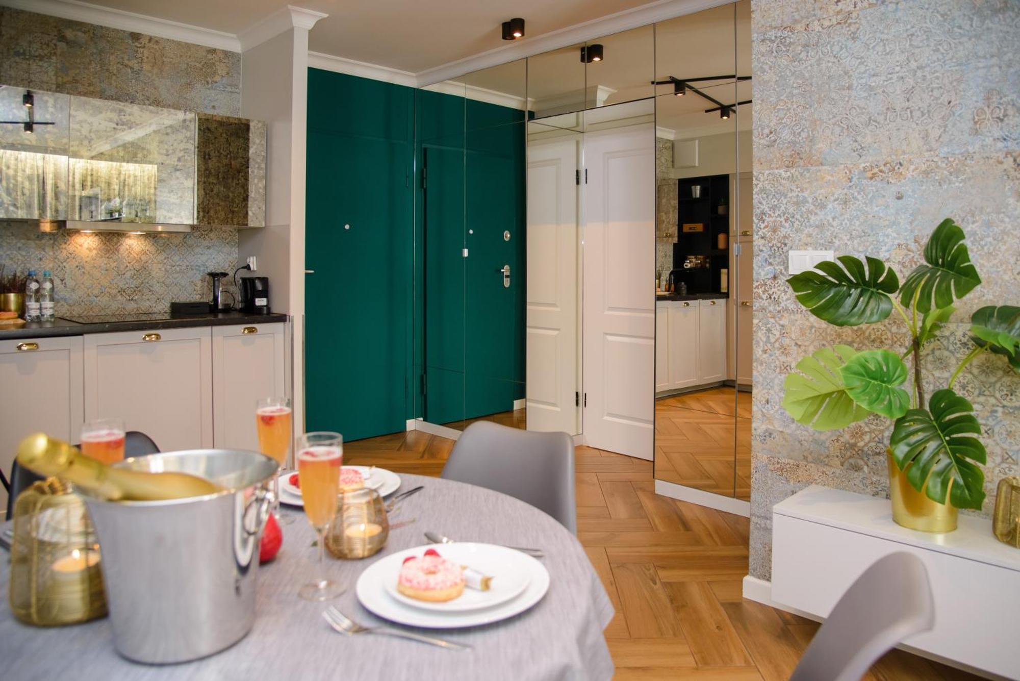 Maya'S Flats & Resorts 34 - Chmielna 73 Gdansk Bagian luar foto