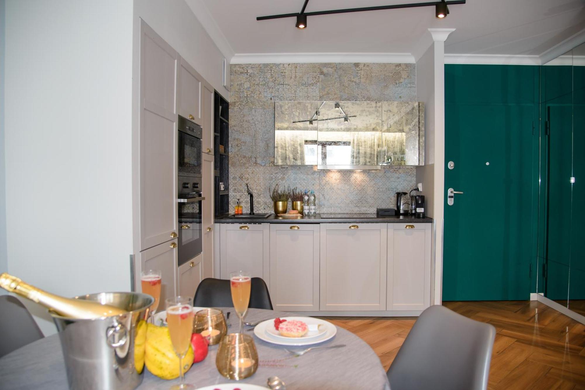 Maya'S Flats & Resorts 34 - Chmielna 73 Gdansk Bagian luar foto